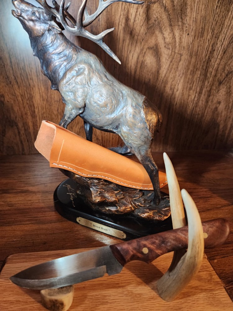 #8 Mesquite handle with snake pattern file work..jpg