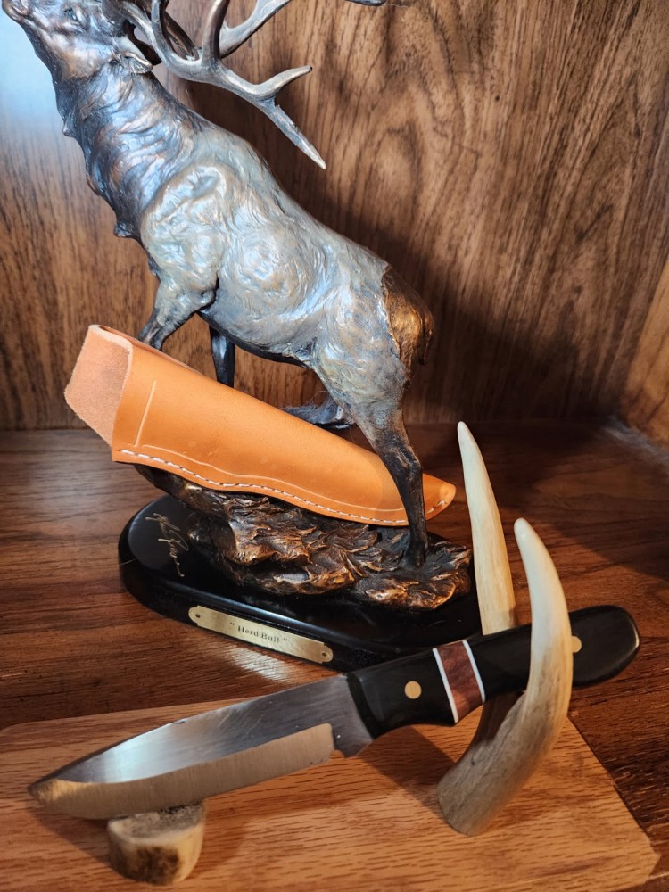 #4 Black micarta handle, black walnut space..jpg