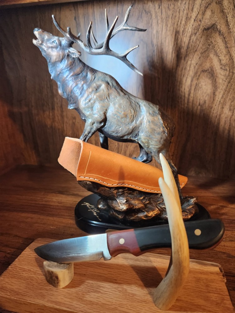 #1 Black and brown micarta handle..jpg