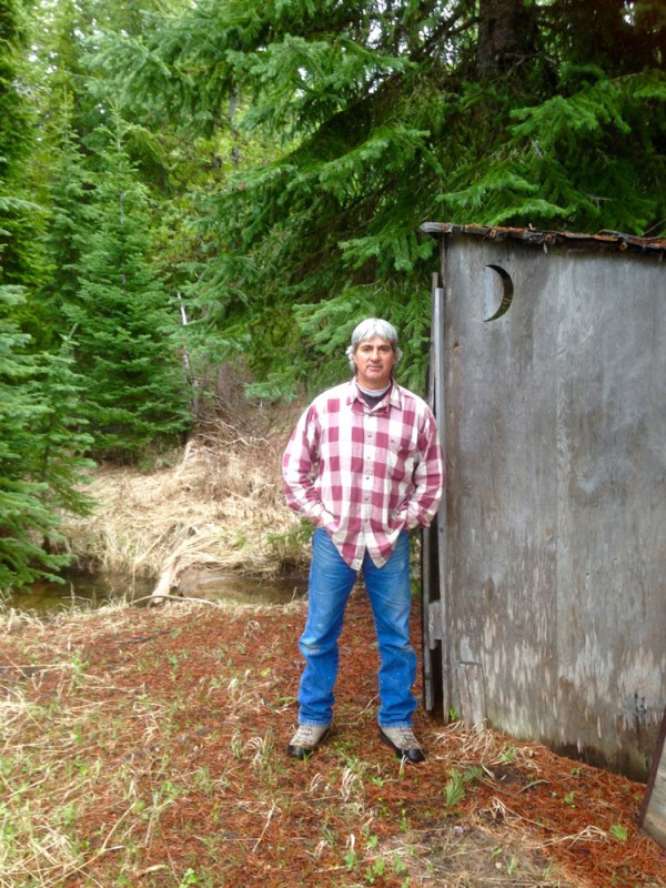 ElkNut Outhouse 03.jpg