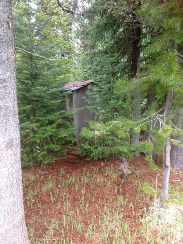 ElkNut Outhouse 08.jpg